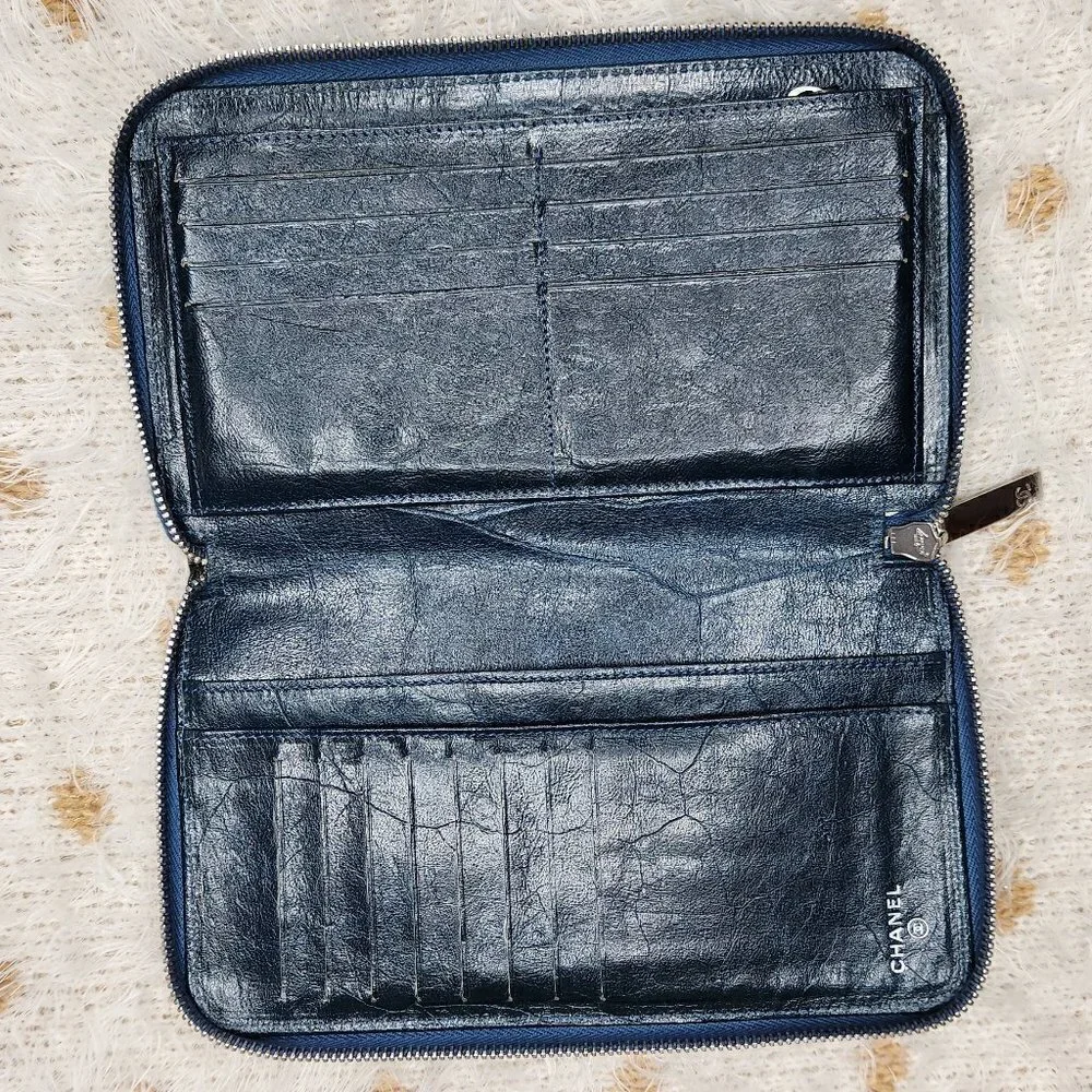 Chanel Diamond-quilted CC Caviar zip-around Wallet